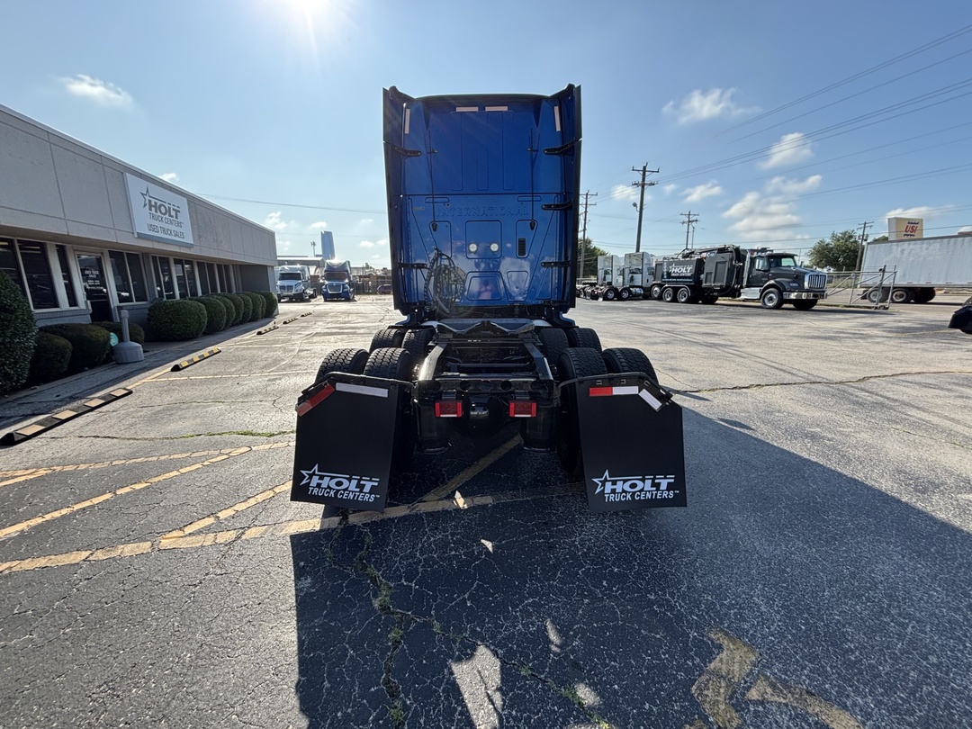 2020 International LT in Pharr, TX — photo 4