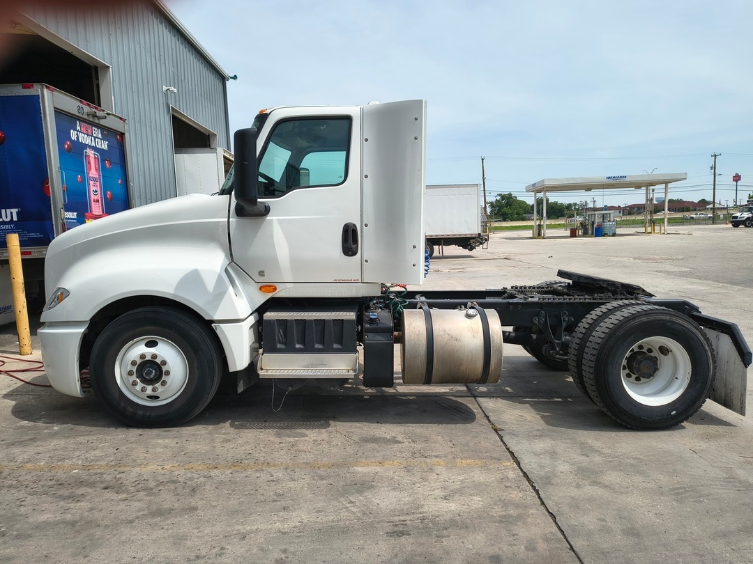 2018 International LT in San Antonio, TX — photo 2