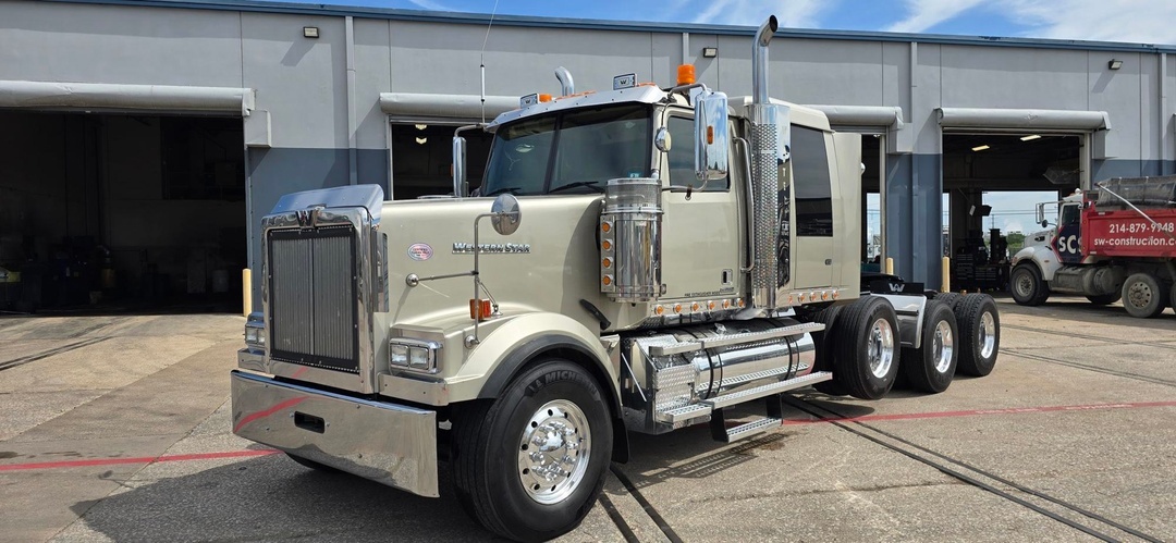 2019 Western Star 4900 in Irving, TX