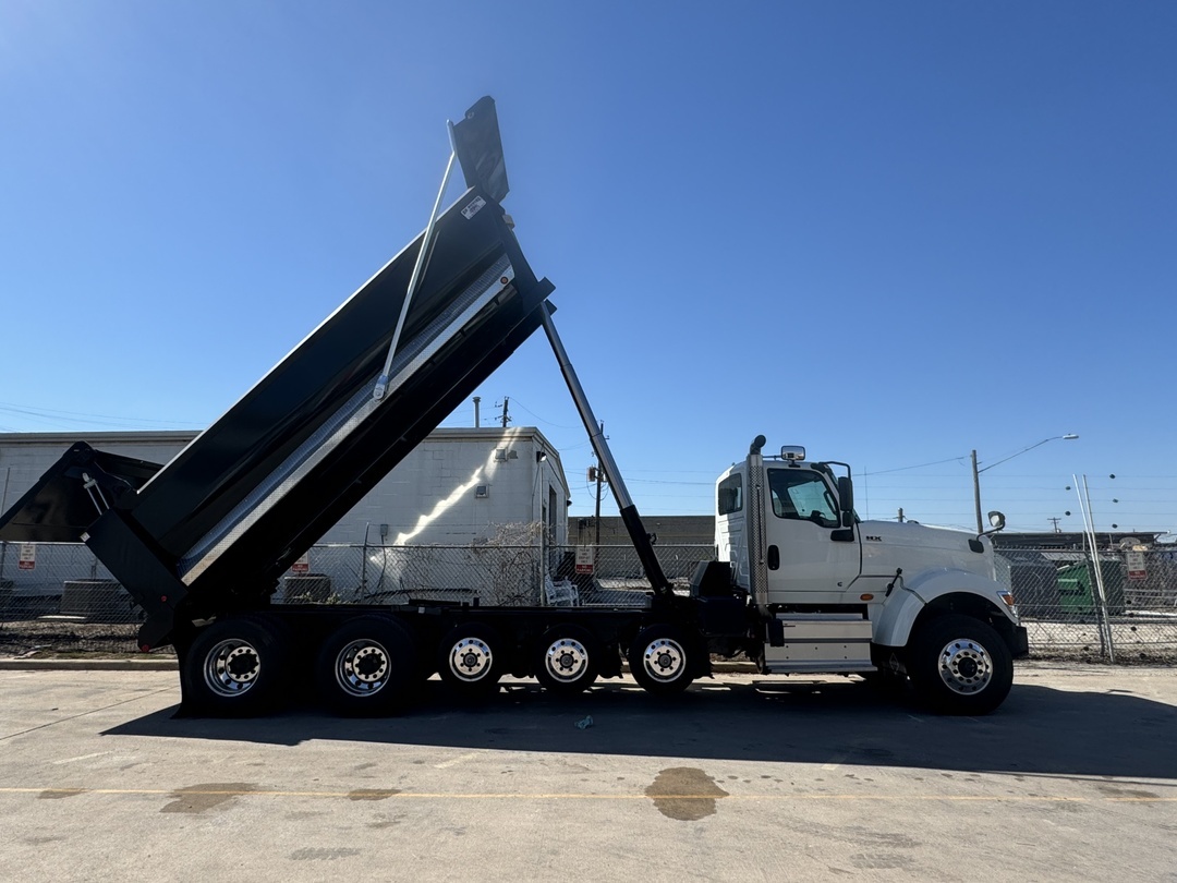 2024 International HX in San Antonio, TX — photo 3