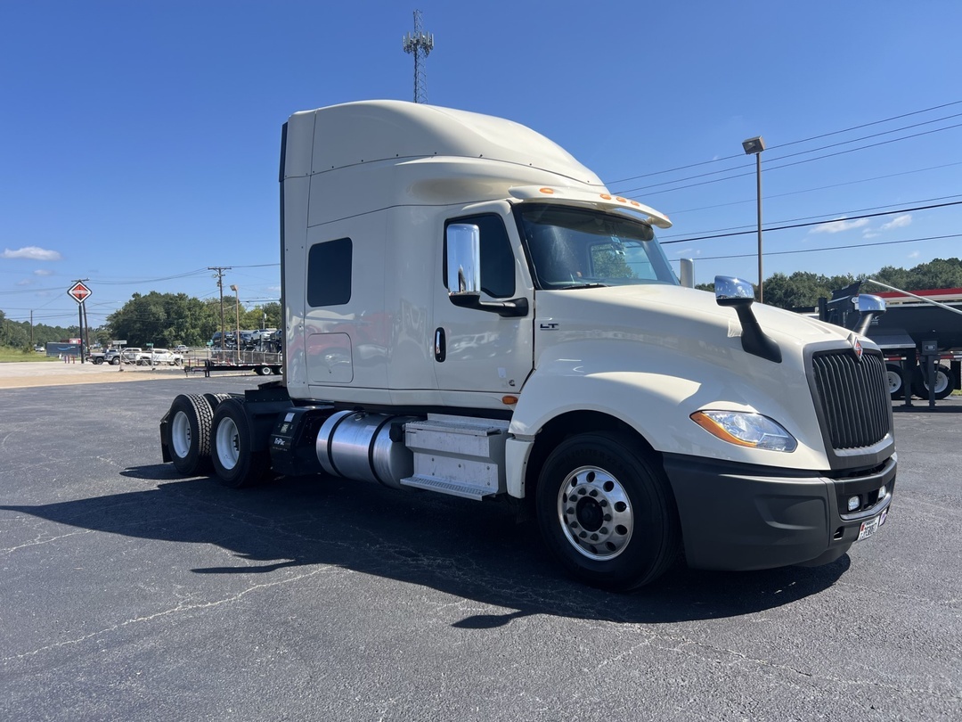 2022 International LT in Tulsa, OK — photo 2