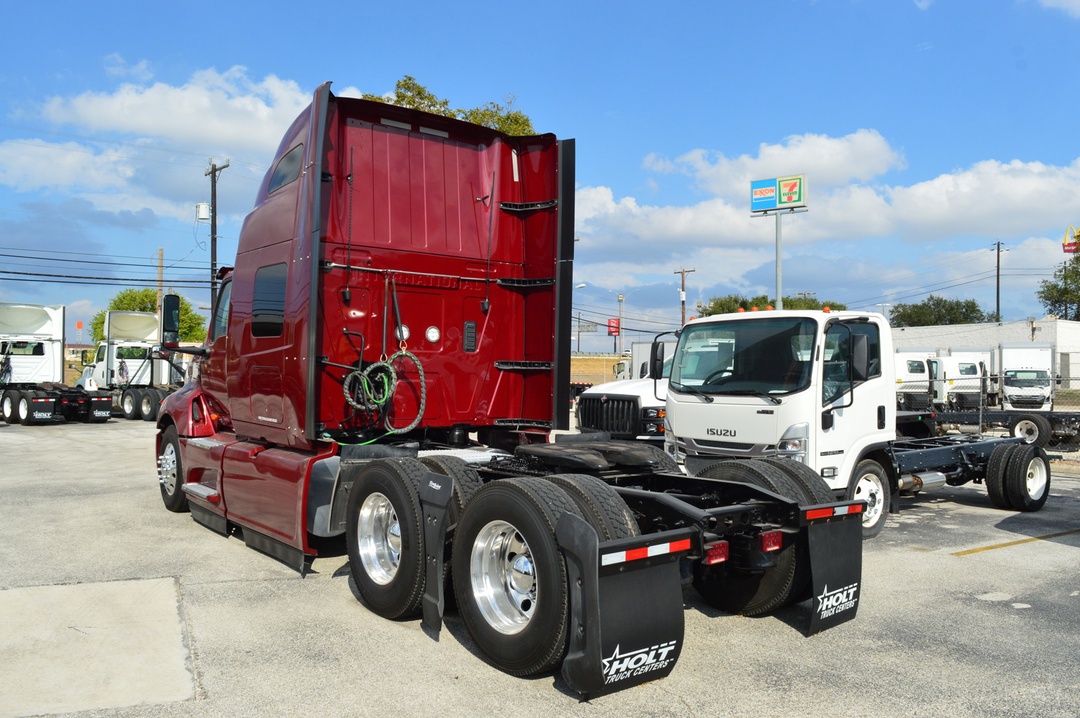 2022 International LT in San Antonio, TX — photo 4