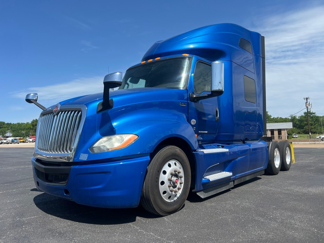 2020 International LT625