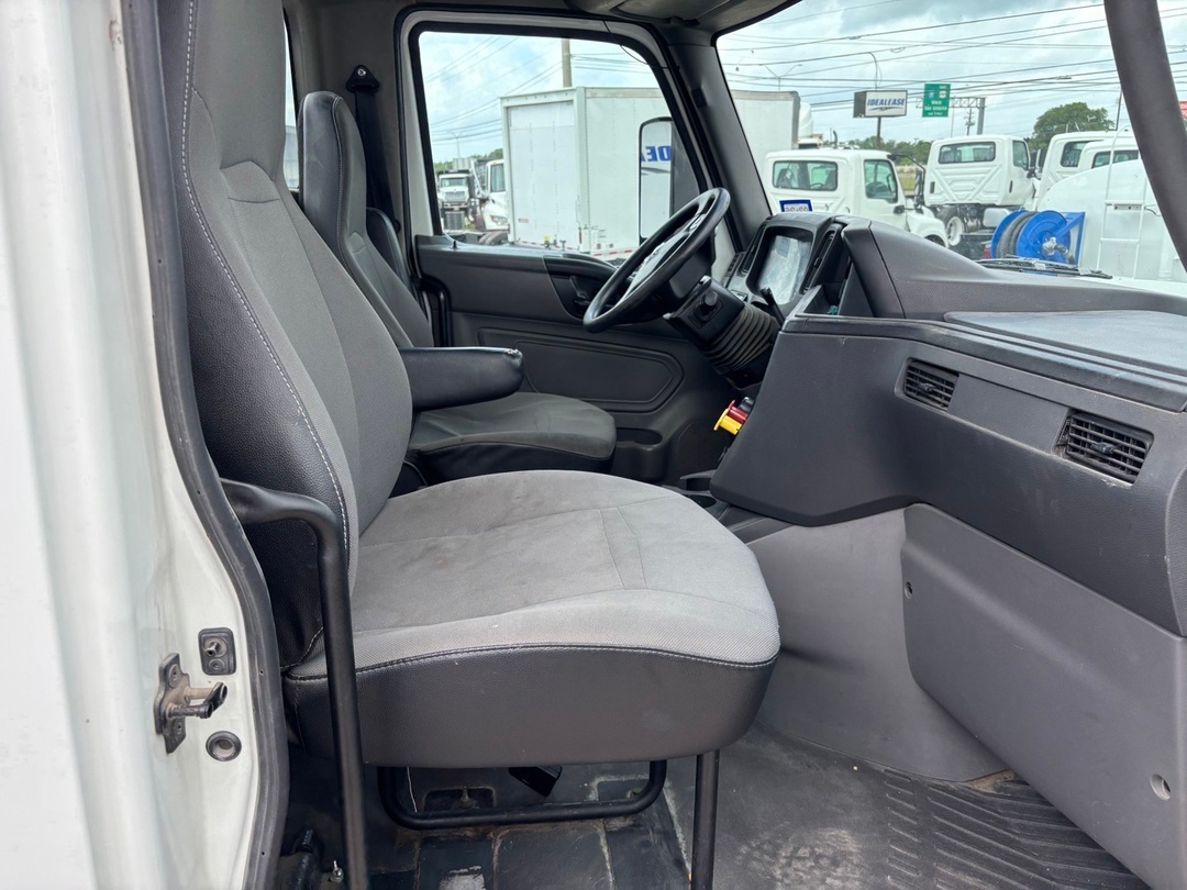 2022 International LT in Austin, TX — photo 5
