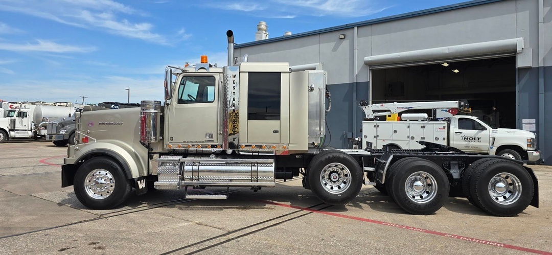 2019 Western Star 4900 in Irving, TX — photo 3