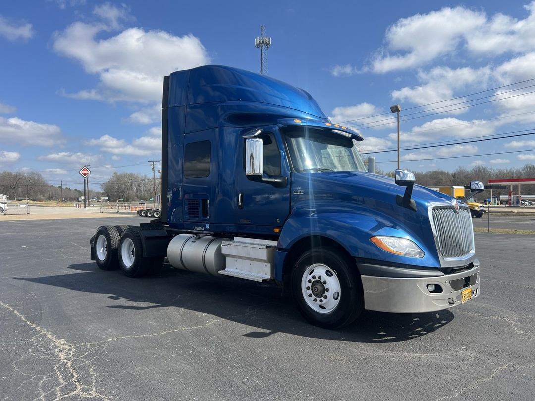 2020 International LT in Tyler, TX — photo 2