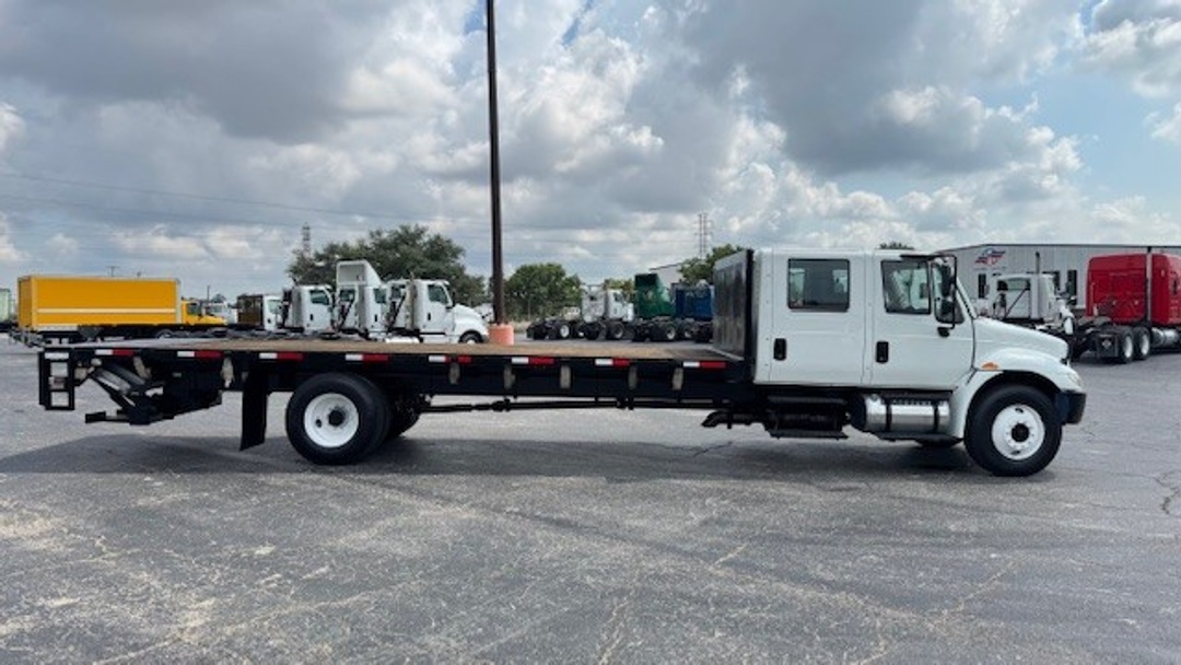 2018 International 4300 in Houston, TX — photo 2
