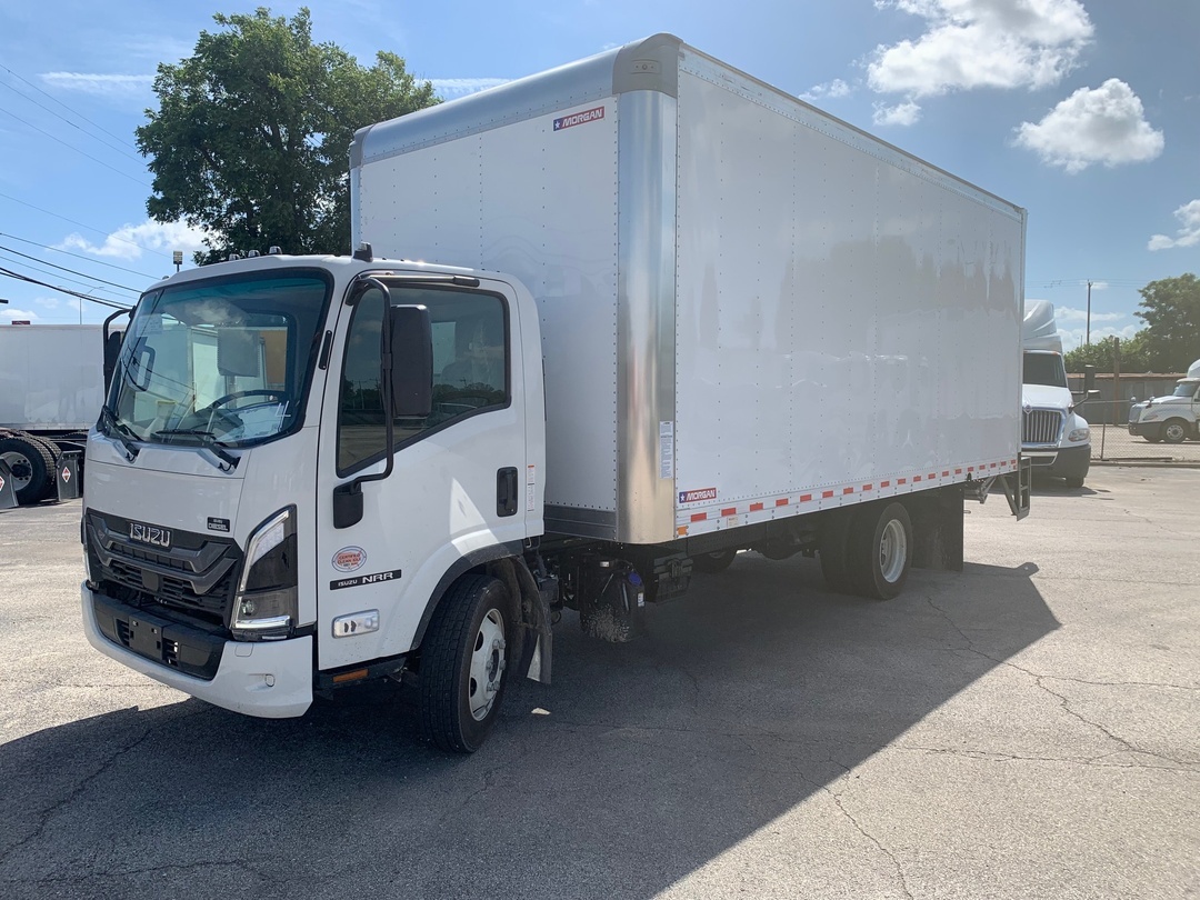 2025 Isuzu NRR in San Antonio, TX — photo 2