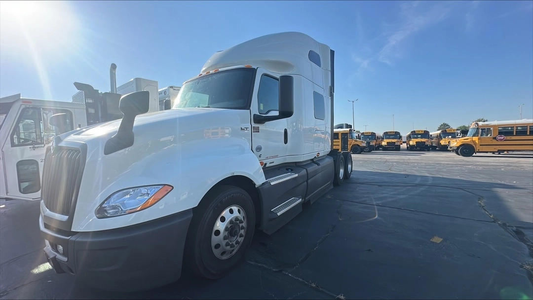 2022 International LT625