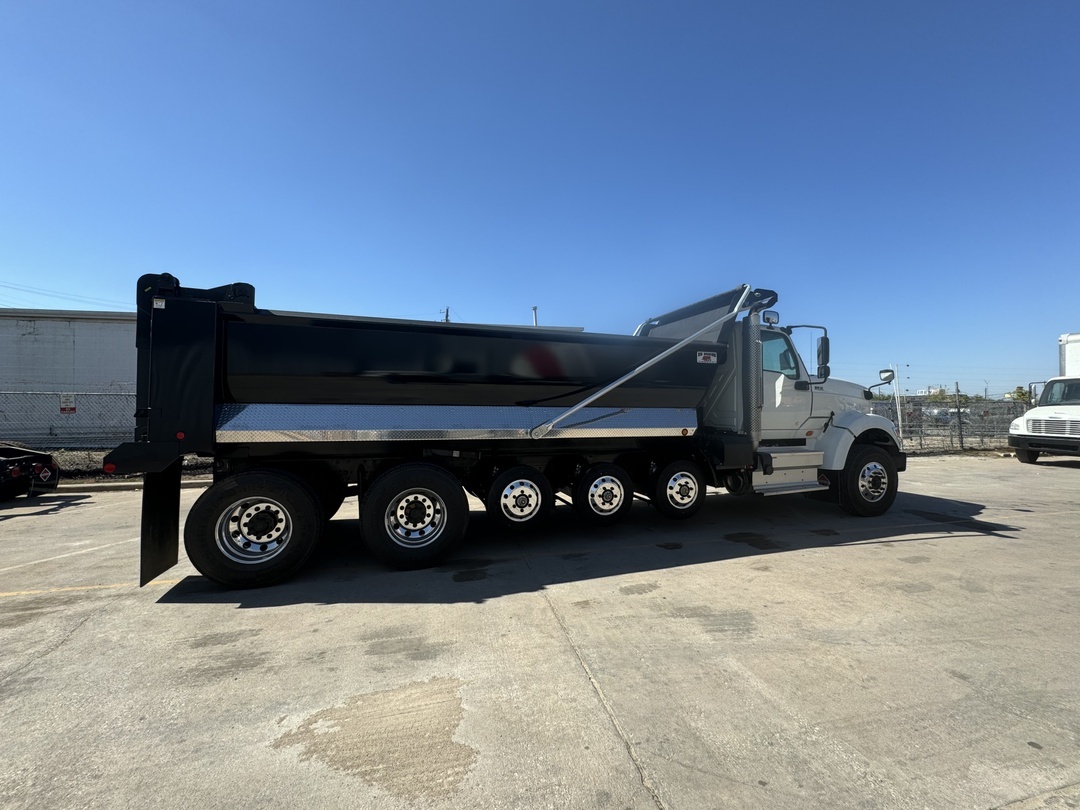 2024 International HX in San Antonio, TX — photo 2