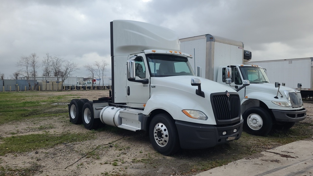 2018 International LT in Houston, TX — photo 8