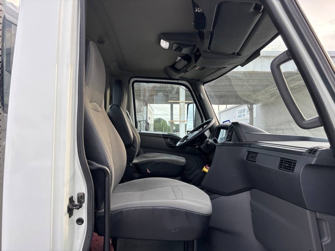 2022 International LT in Austin, TX — photo 5