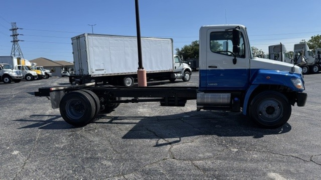 2012 Hino 338 in Houston, TX — photo 3