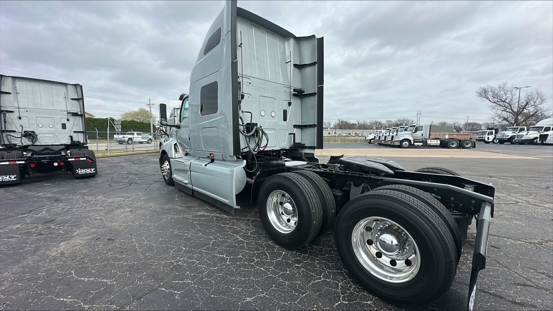 2023 International LT in Tulsa, OK — photo 8