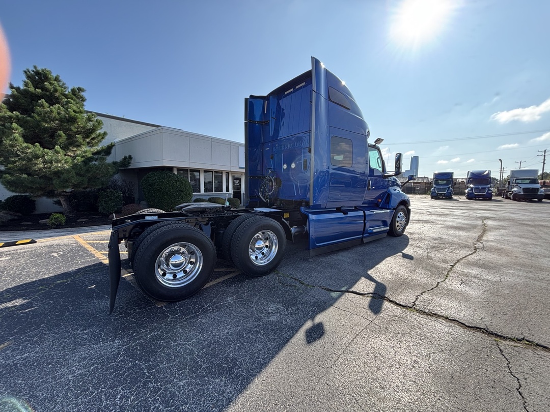 2020 International LT in Pharr, TX — photo 4
