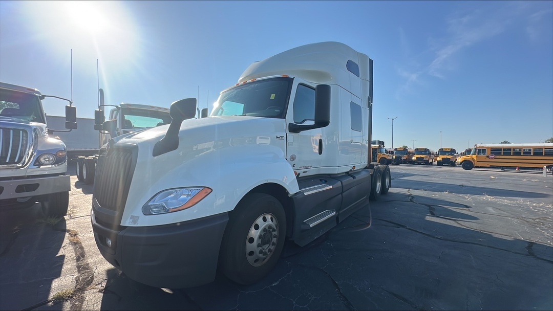 2022 International LT625