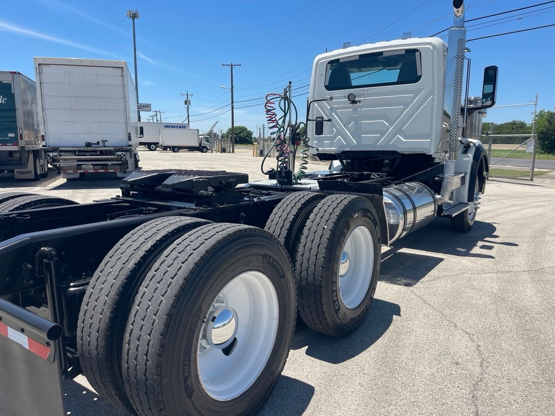 2023 International HX in Tyler, TX — photo 5