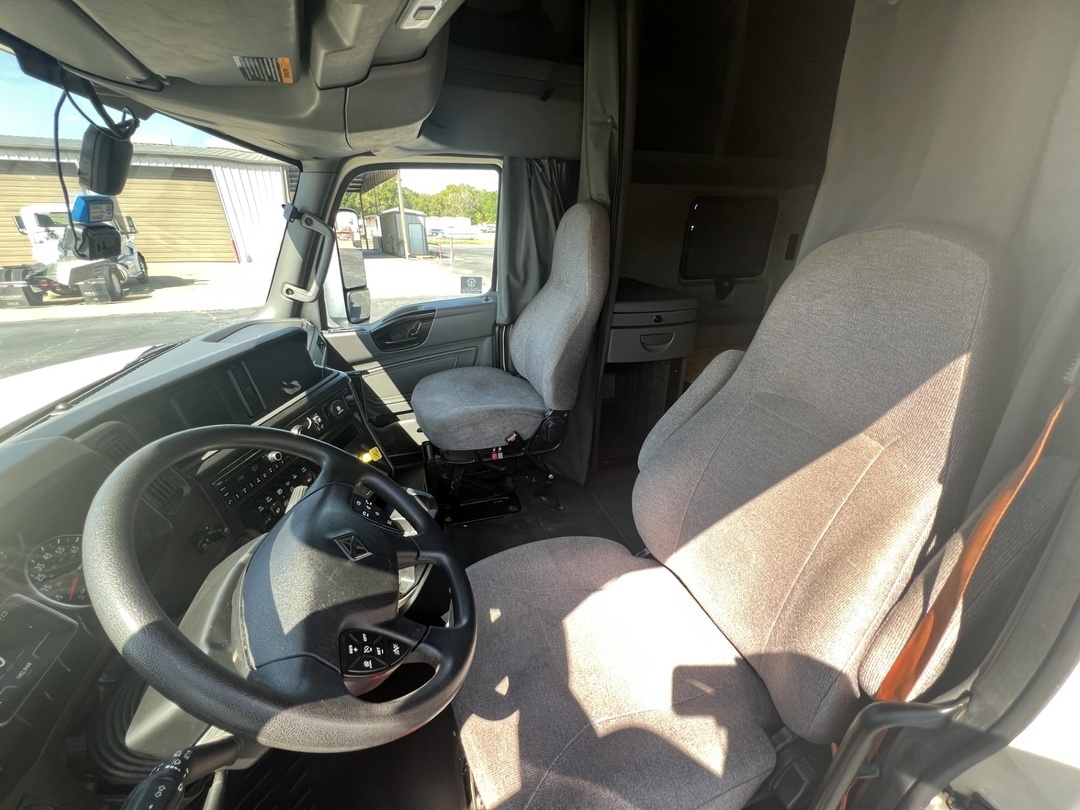 2022 International LT in Tulsa, OK — photo 8