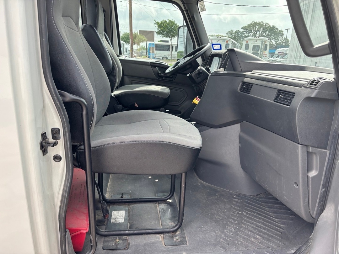 2022 International LT in Austin, TX — photo 5