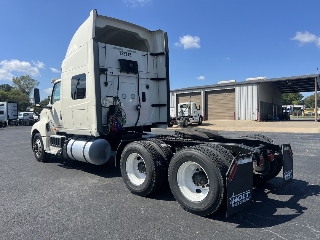 2022 International LT in Tulsa, OK — photo 4