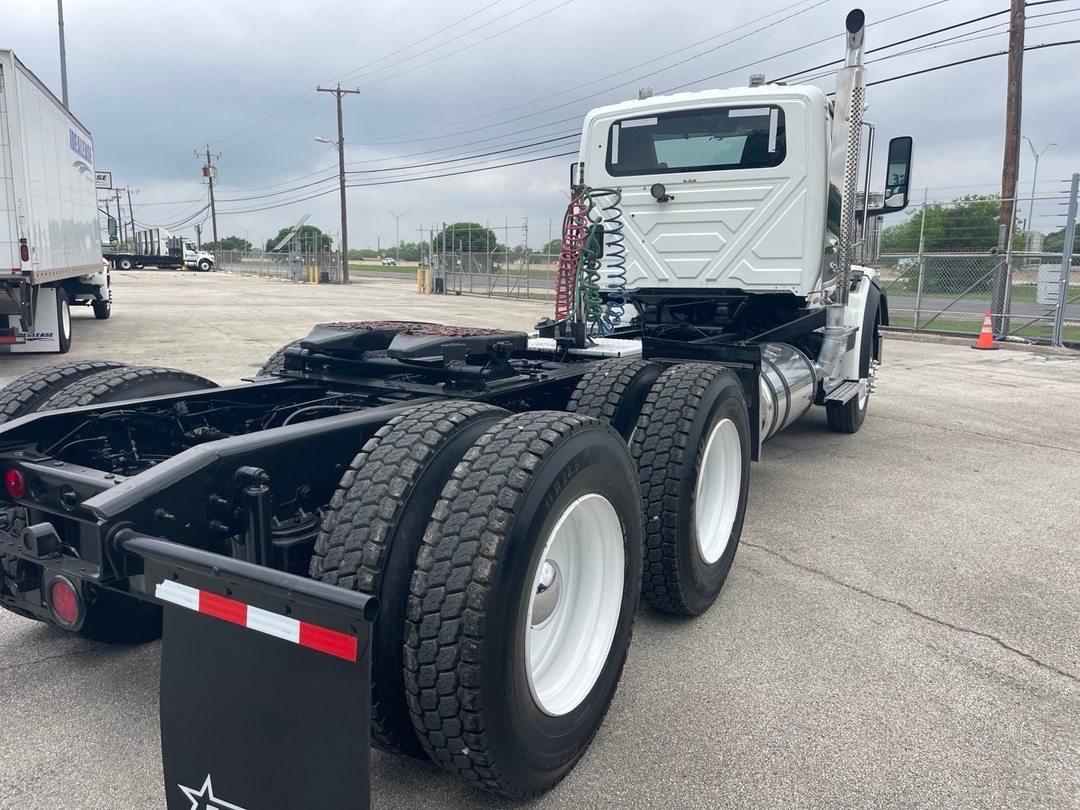 2023 International HX in Tyler, TX — photo 4
