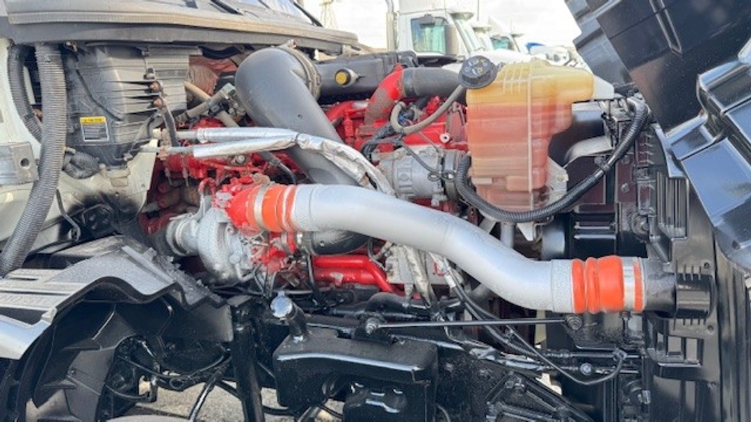 2018 International LT in Houston, TX — photo 8