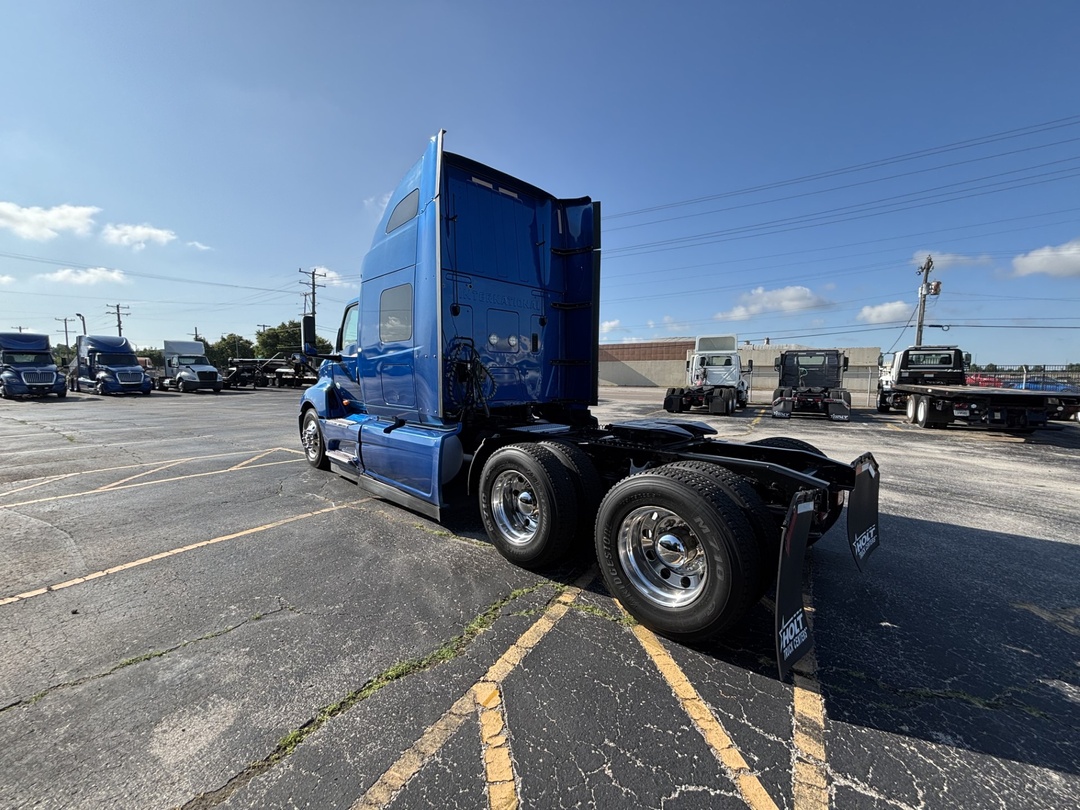 2020 International LT in Pharr, TX — photo 5