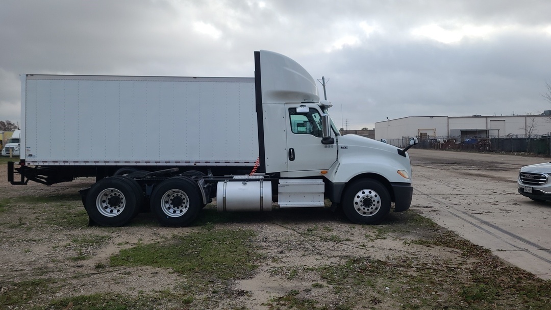 2018 International LT in Houston, TX — photo 2
