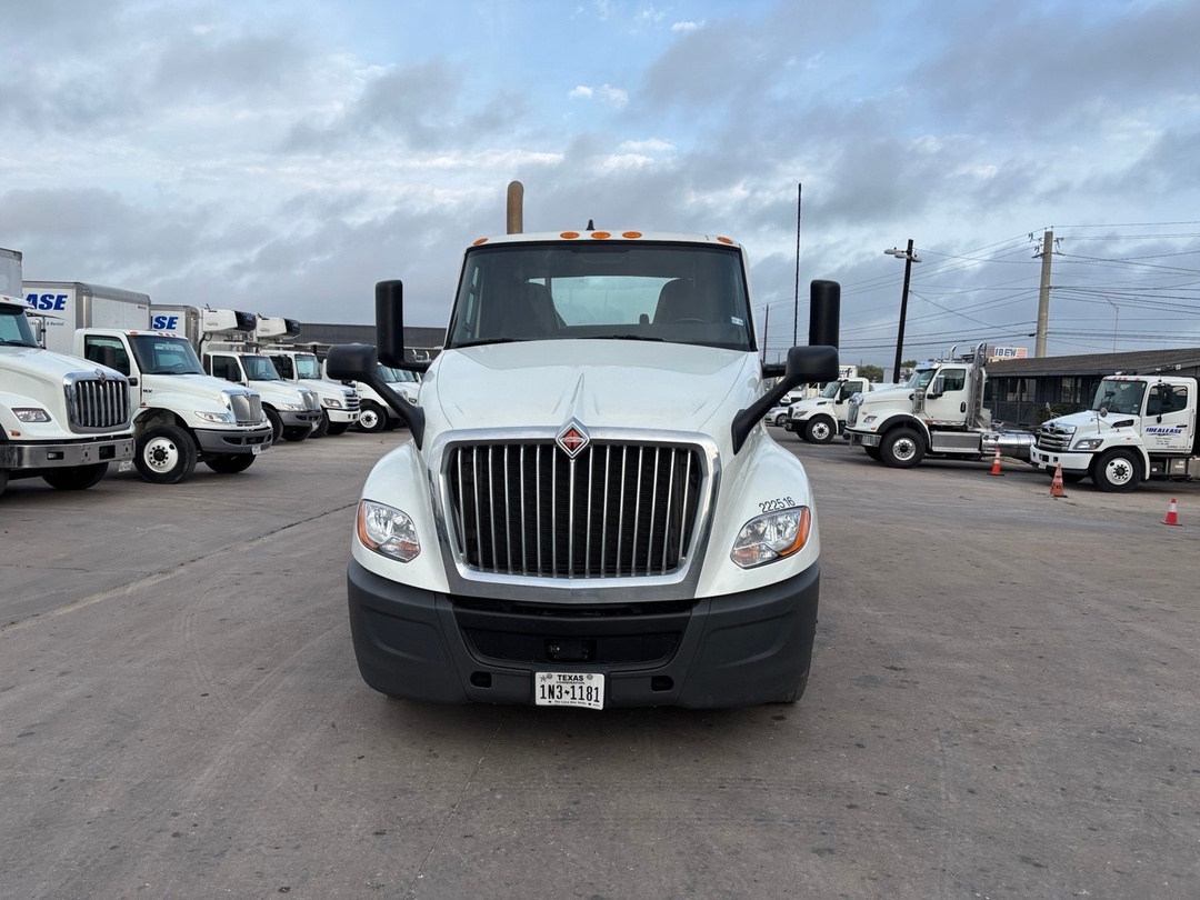 2022 International LT in Austin, TX — photo 3