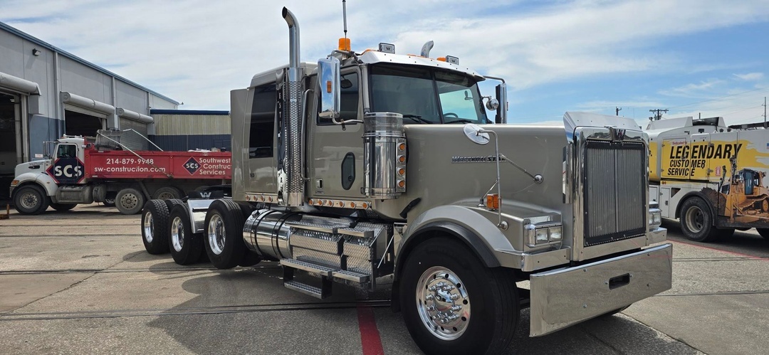 2019 Western Star 4900 in Irving, TX — photo 2