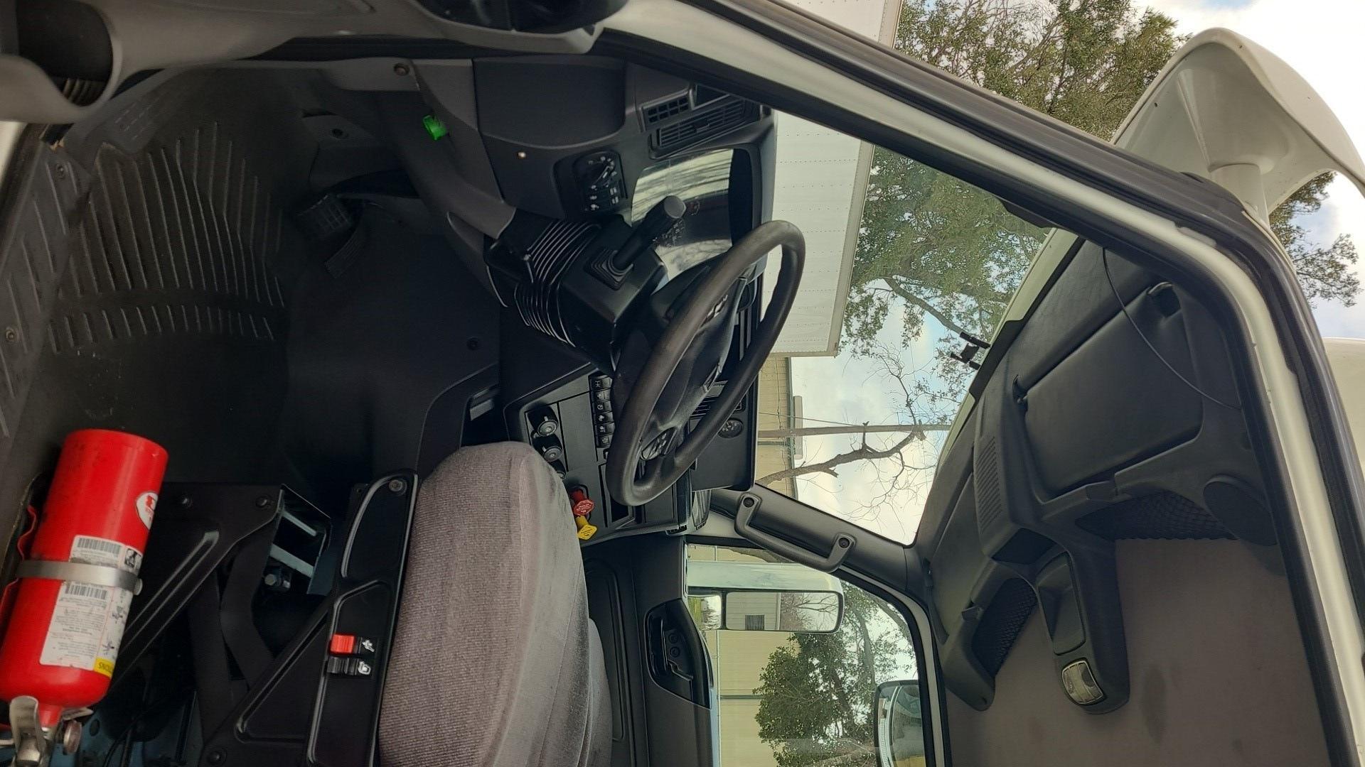 2018 International LT in Houston, TX — photo 5