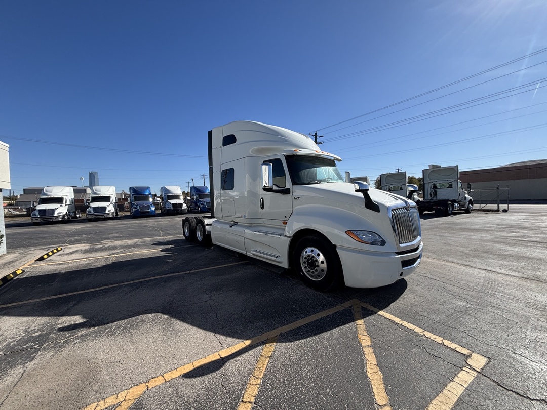2022 International LT in Oklahoma City, OK — photo 2