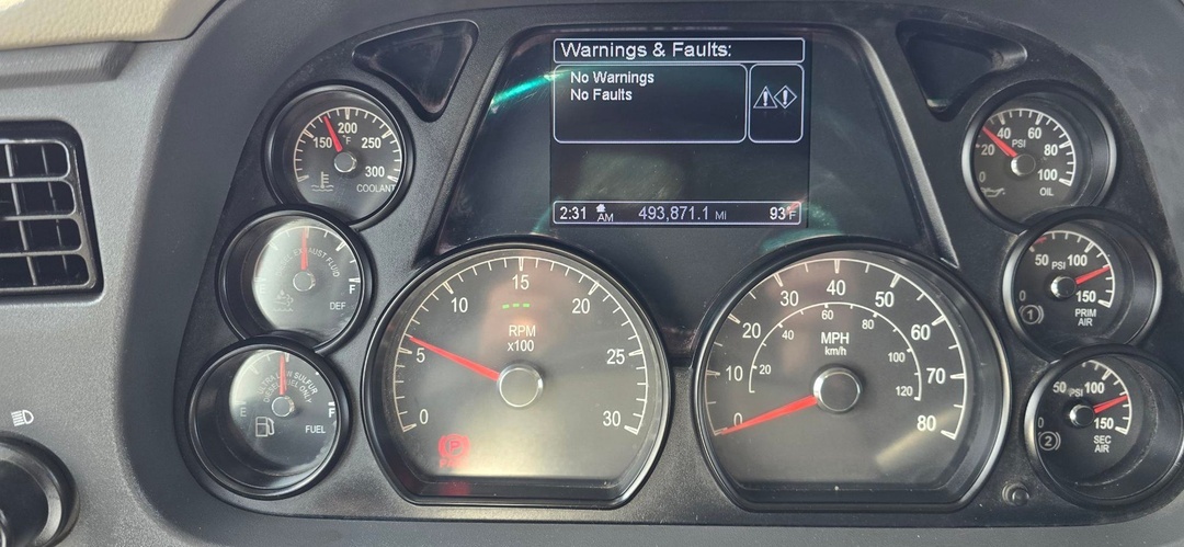 2021 Peterbilt 567 in Irving, TX — photo 2