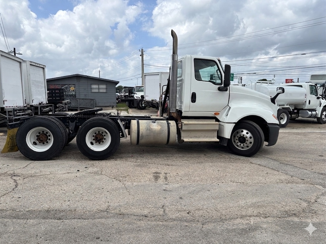 2022 International LT in Austin, TX — photo 2