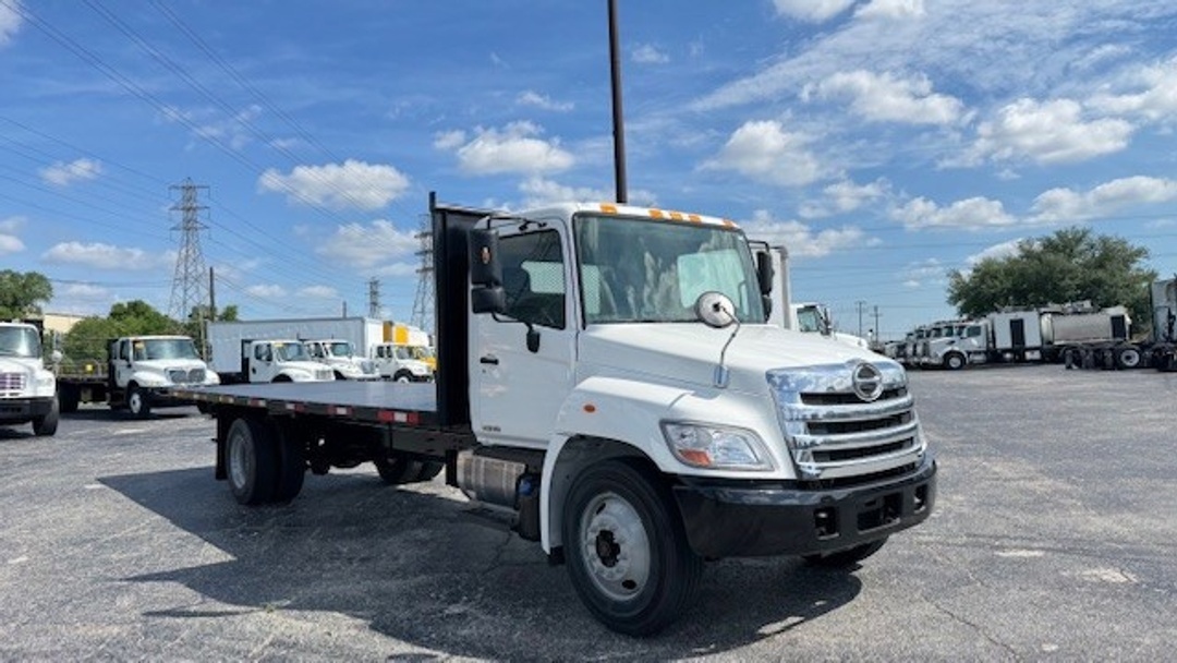 2014 Hino 338 in Houston, TX — photo 3