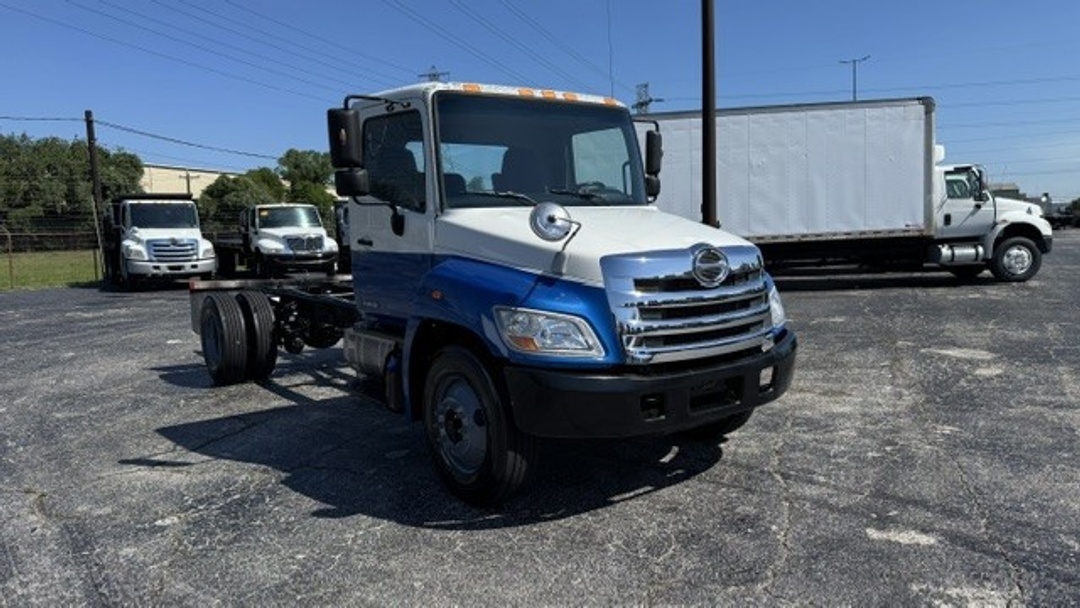2012 Hino 338 in Houston, TX — photo 2