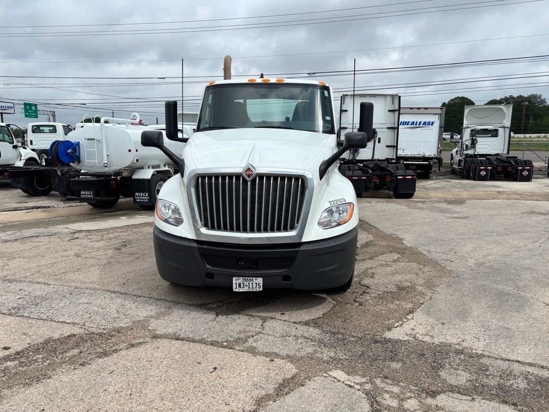 2022 International LT in Austin, TX — photo 3