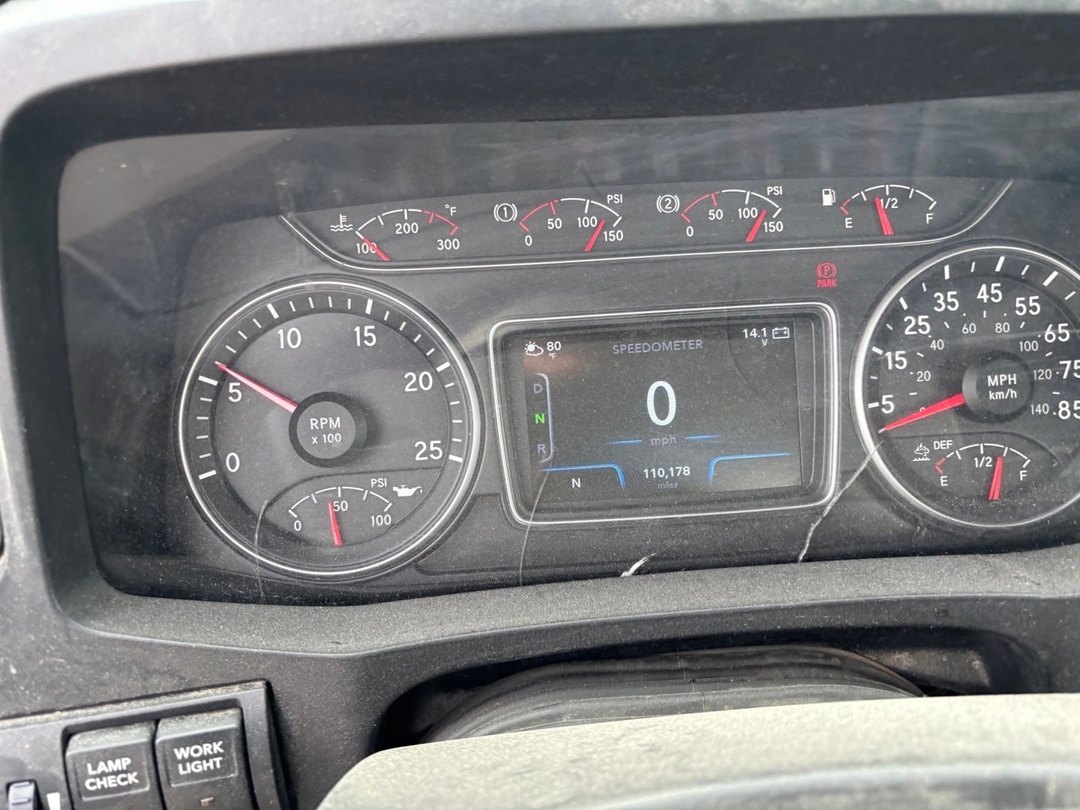 2022 International LT in Austin, TX — photo 8