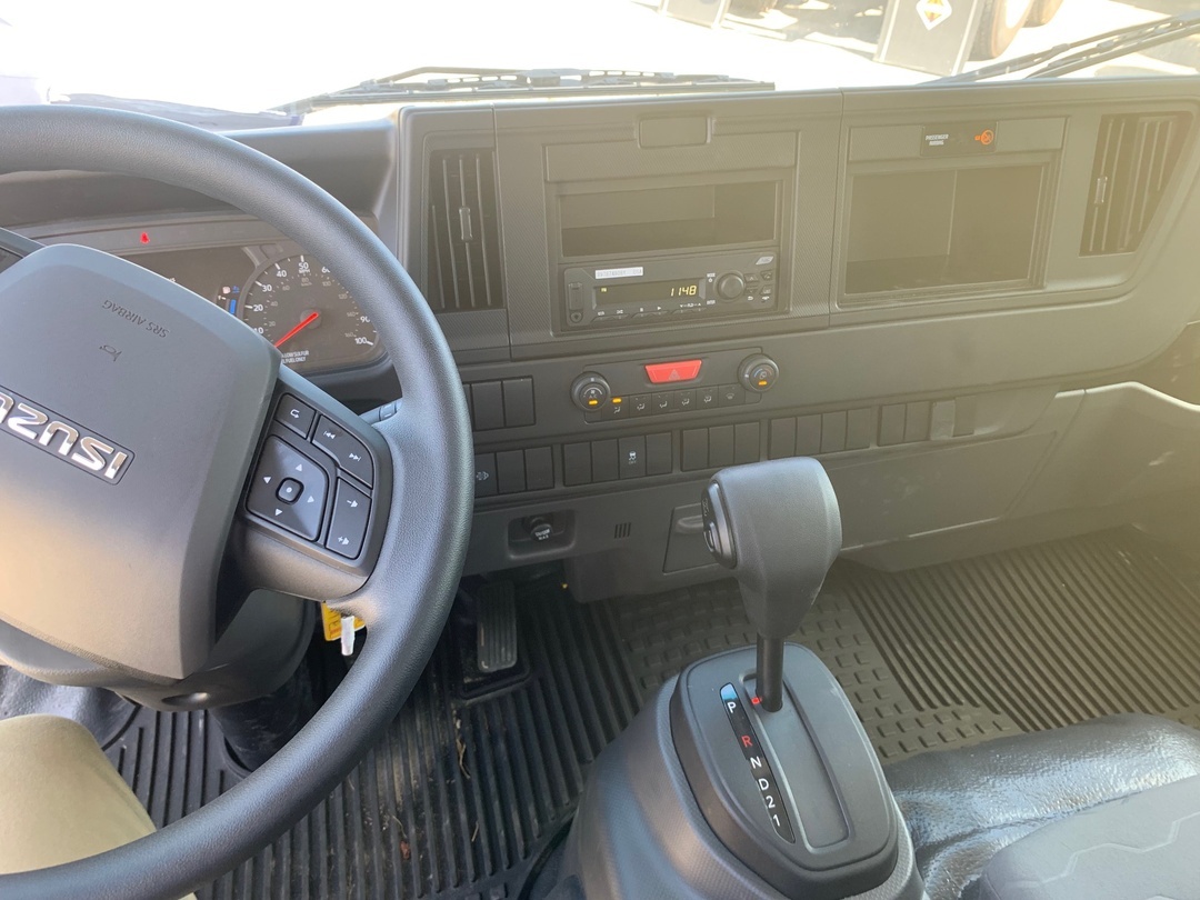 2025 Isuzu NRR in San Antonio, TX — photo 8