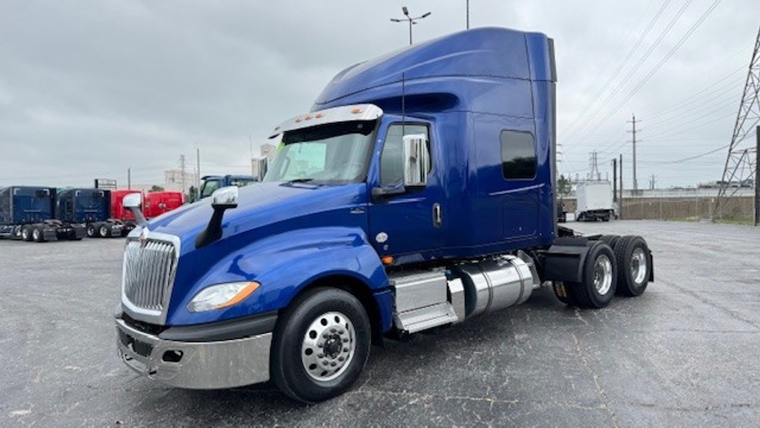 2020 International LT in San Antonio, TX — photo 4