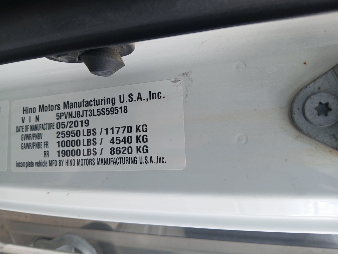 2020 Hino 268 in Austin, TX — photo 7