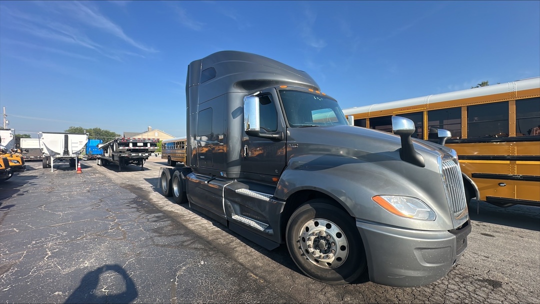 2022 International LT625