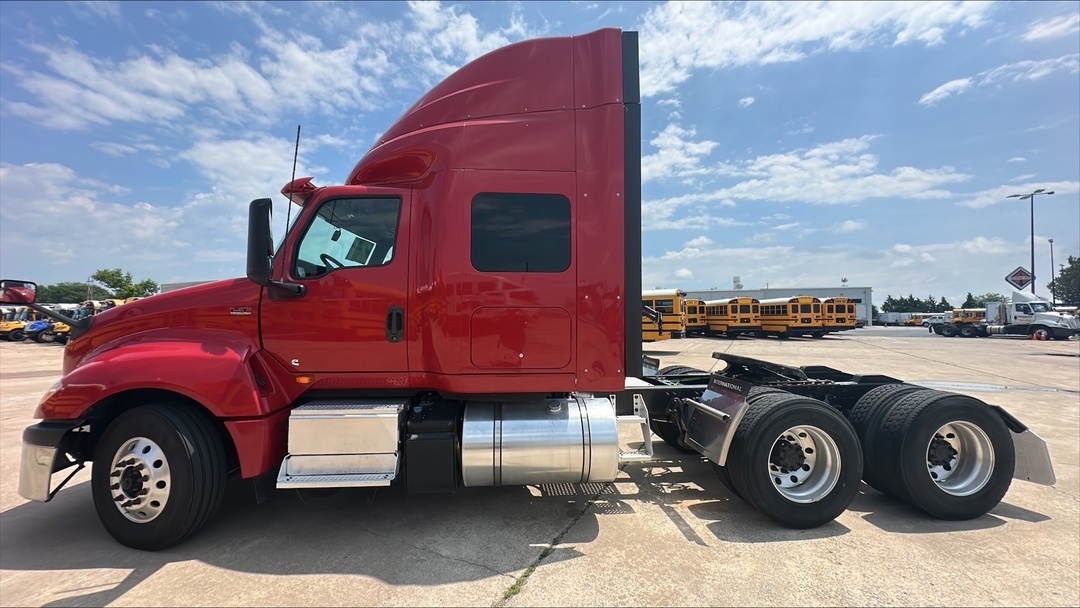 2021 International LT in Tulsa, OK — photo 8