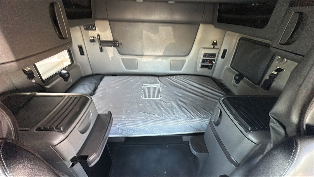 2023 International LT in Tulsa, OK — photo 7