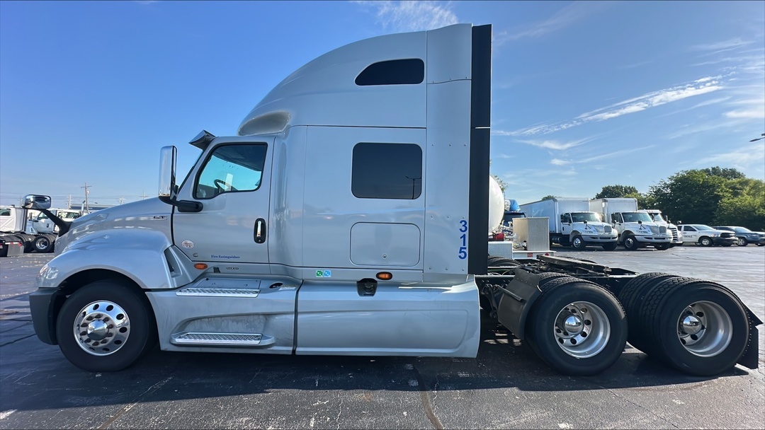 2023 International LT in Tulsa, OK — photo 3