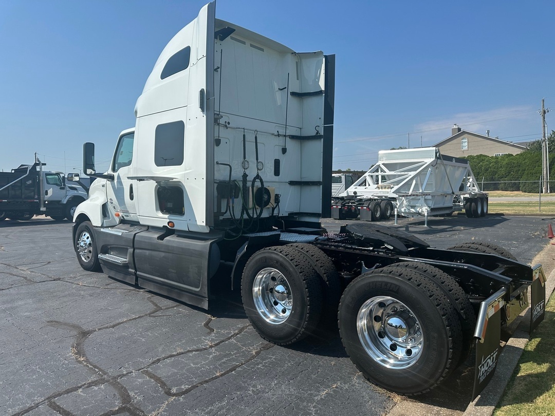 2022 International LT in Tulsa, OK — photo 6