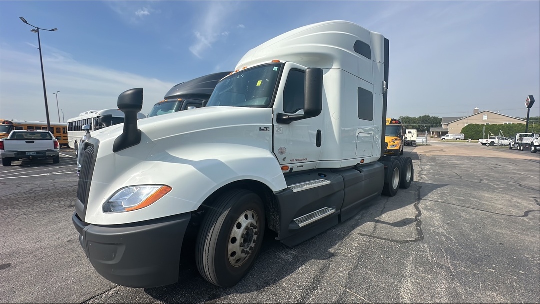 2022 International LT in Tulsa, OK