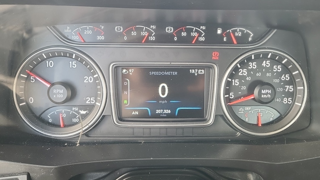 2019 International LT in Houston, TX — photo 5