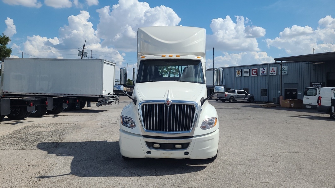 2019 International LT in Houston, TX — photo 6