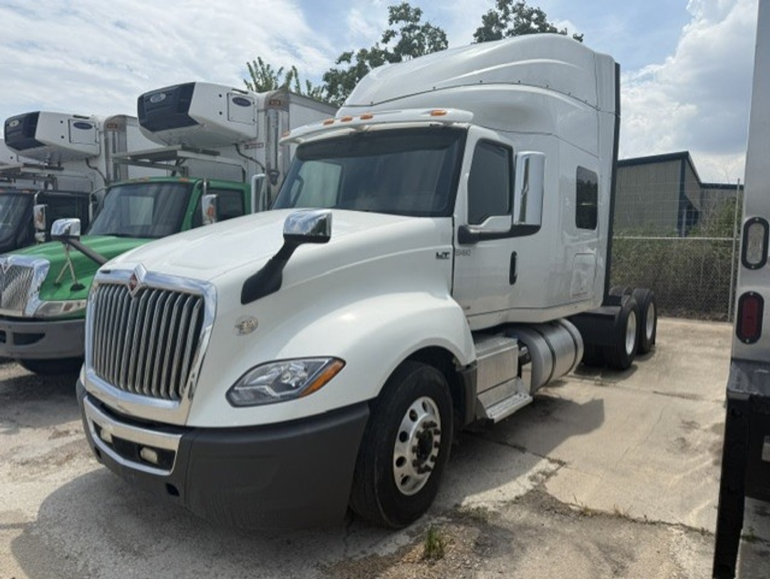2019 International LT in Houston, TX — photo 5